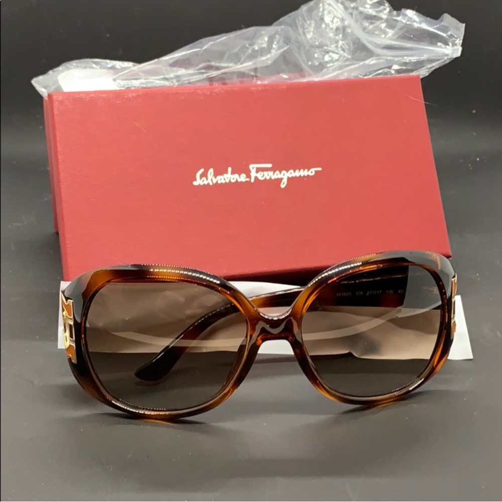 NWT Salvatore Ferragamo Brown Sunglasses